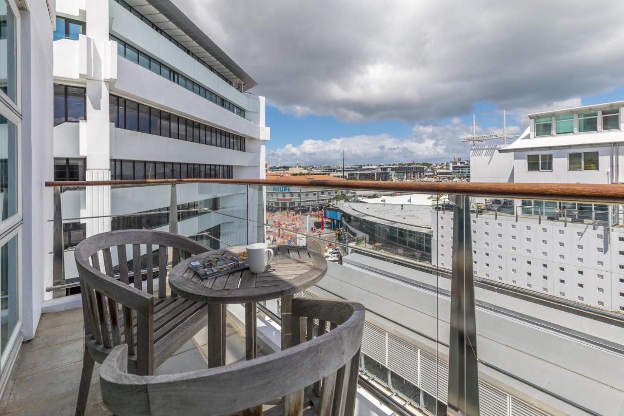 Stunning Waterfront Location With Huge Balcony! Apartment Auckland Luaran gambar