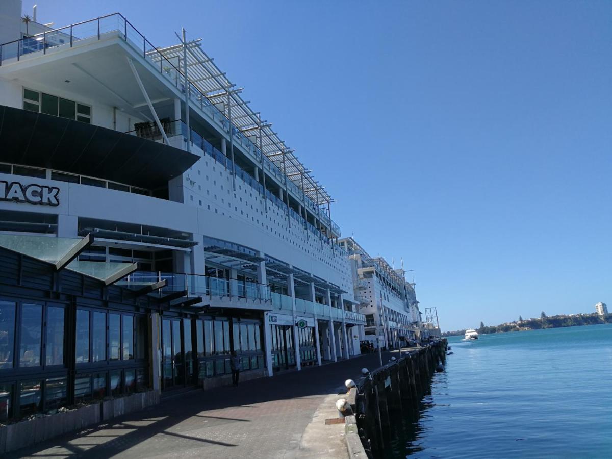 Stunning Waterfront Location With Huge Balcony! Apartment Auckland Luaran gambar